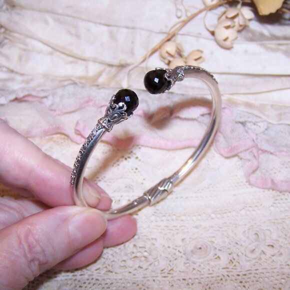 SARDA Sterling Silver Black Onyx Hinged Bangle Bracelet - Picture 5 of 6